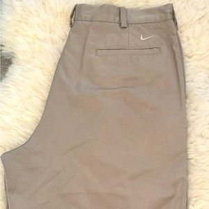 Like New Mens Nike Golf Shorts M 34 Waist